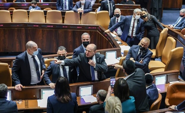 ראש הממשלה בנט מתעמת עם חברי האופוזיציה (צילום: נועם מושקוביץ, דוברות הכנסת)