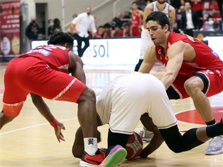 (לילך קרני, מנהלת הליגה)