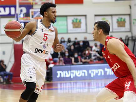 (לילך קרני, מנהלת הליגה)