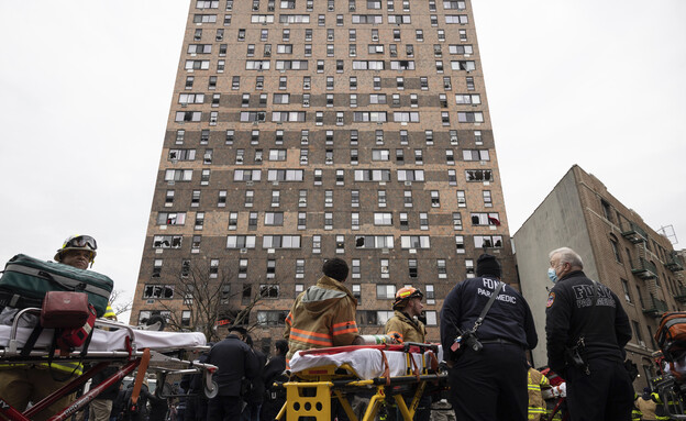 Fire in a building in New York (Photo: ap)