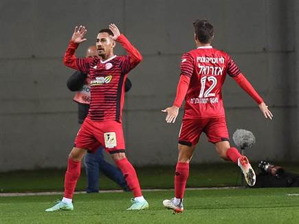 שער ענק (ברני ארדוב)