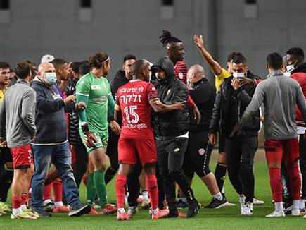 ועוד תגרה מיותרת בסיום (ברני ארדוב)