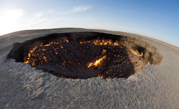 "שער הגיהנום", המכתש הבוער שבדרווזה, טורקמניסטן (צילום: Alatom, Getty Images)