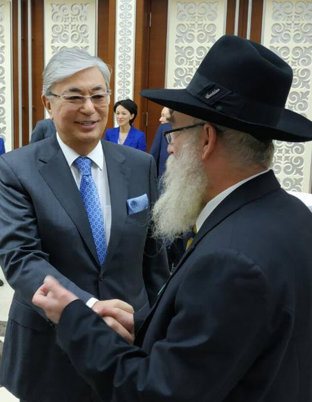 הרב ישעיה כהן ונשיא קאסים-ג'ומארט טוקאייב (צילום: באדיבות המצולם)