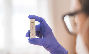 בדיקת אנטיגן לגילוי קורונה\ אילוסטרציה (צילום: 123rf)