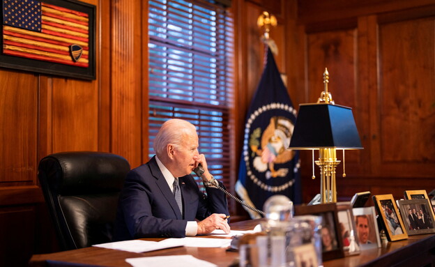 נשיא ארה"ב ביידן משוחח עם נשיא רוסיה פוטין בטלפון (צילום: רויטרס)