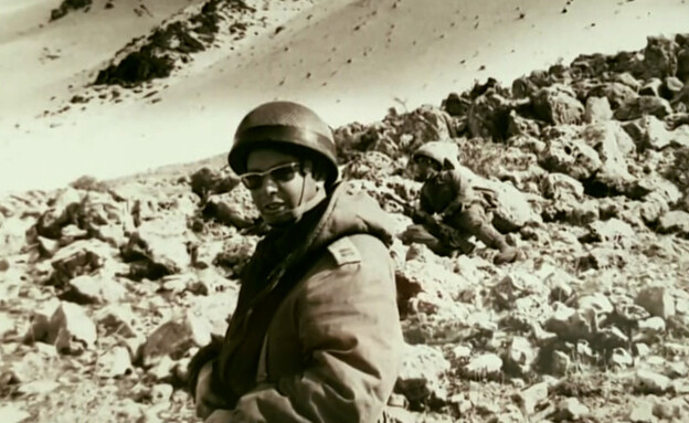 אהוד שטרנברג במדי צבא (צילום: מתוך "אחד למיליון", קשת 12)