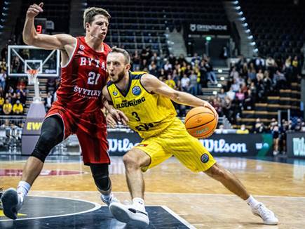 (FIBA) (צילום: ספורט 5)