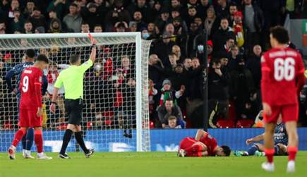 הרגע שבו ארסנל נותרה ב-10 שחקנים (GETTY)