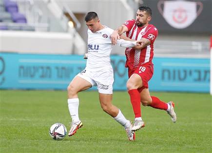 האורחת הצליחה להביך את ההגנה האדומה פעם אחר פעם (אלן שיבר)