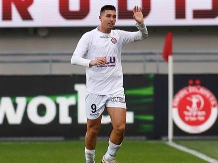 כשסתיו נחמני רושם משחק נהדר בחלק הקדמי של נוף הגליל (אלן שיבר)