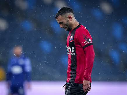 אכזבה באדום (מאור אלקסלסי)