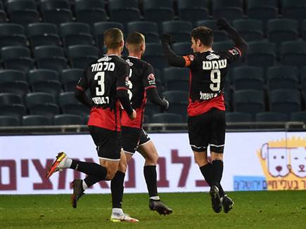 שוב עלה מהספסל וכבש. שמש (ברני ארדוב)