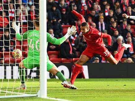 לא הפסיקו לתקוף (GETTY)