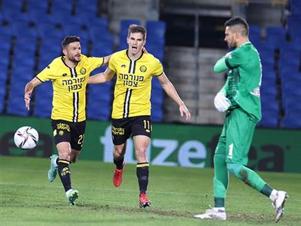 בדרך לחגיגות בפתיחה  (דני מרון)