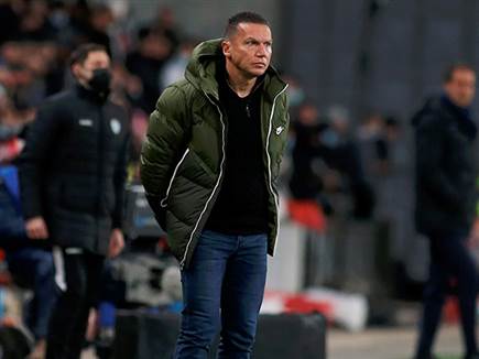 "אפשר להבין את בכר. השופט כמעט גמר לו את המשחק" (אלן שיבר)