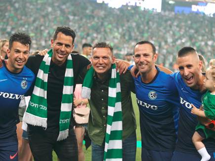 גם הצוות צפוי להמשיך. בכר ואנשיו (צילום: אלן שיבר)