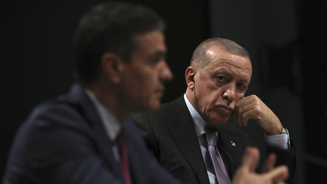 נשיא טורקיה ארדואן בפגישה עם ר"מ ספרד (צילום: AP)