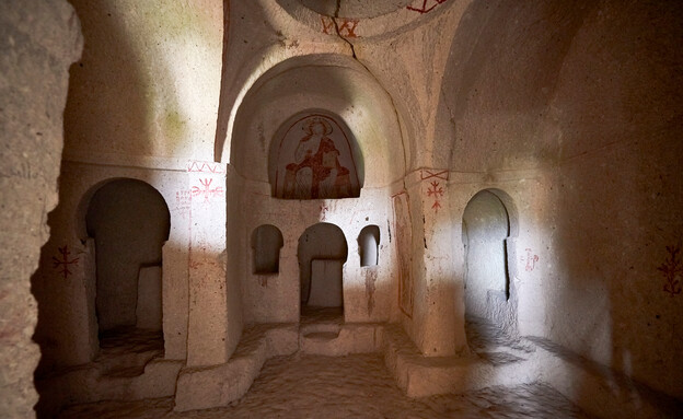 כנסייה במערה בגרמה  (צילום: Jan Miko, shutterstock)
