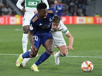 שתי הקבוצות חיפשו את השער המוקדם, אך לא מצאו (GETTY)