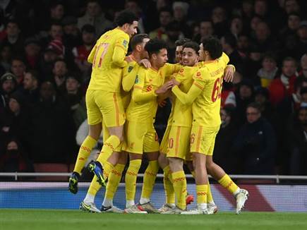 שחקני ליברפול חוגגים את השער הראשון (Getty)