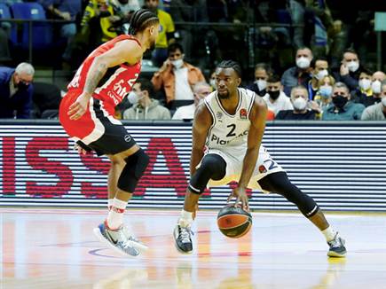 קינן אוואנס. פתח היום (אלן שיבר)