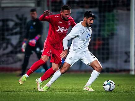 לשלוש נקודות יקרות (צילום: מאור אלקסלסי)