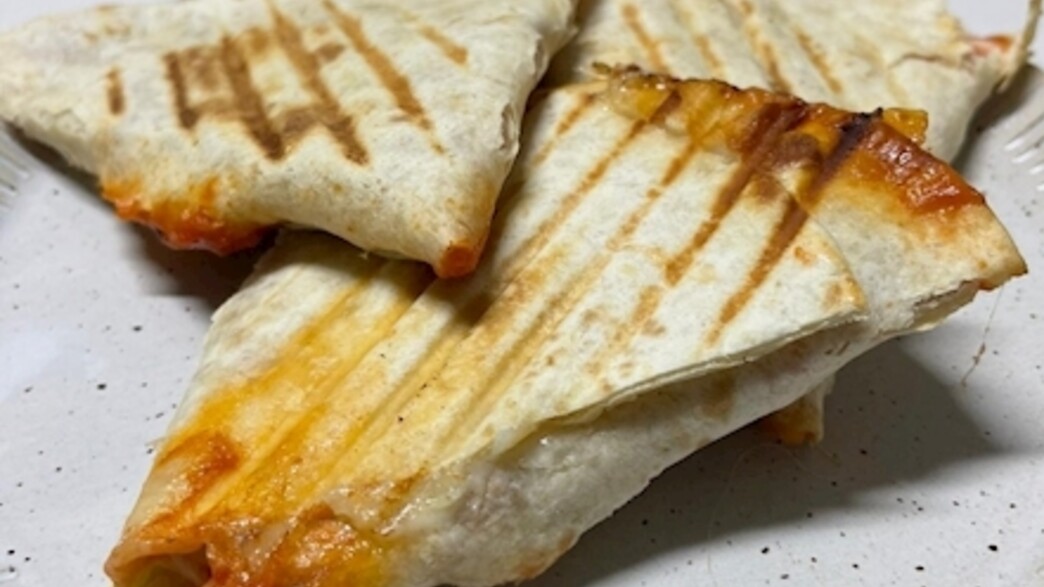 טוסט טורטיה בטעם פיצה