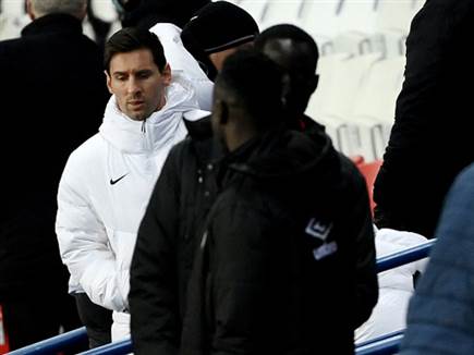 פתח את המשחק על הספסל. מסי (GETTY)