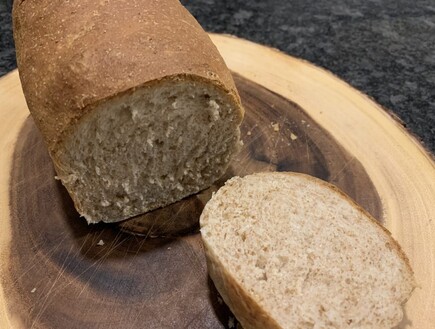 לחם 100% קמח מלא (צילום: חיה דר, הבלוג של חיה דר)