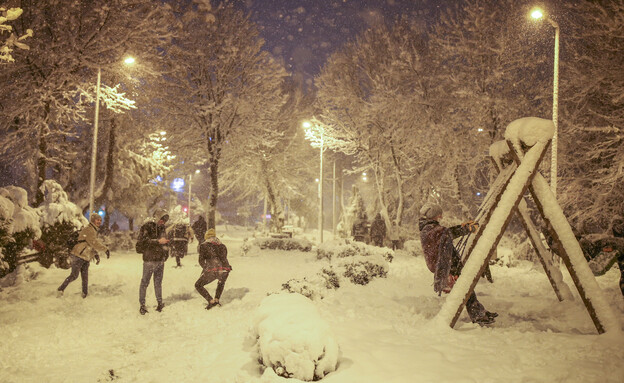 איסטנבול בשלג - (צילום:  Emrah Gurel, AP)