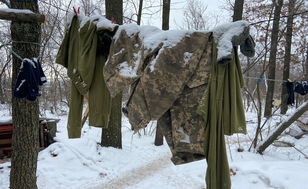 לוחמי החי"ר של חטיבה 24 בצבא אוקראינה (צילום: חדשות 12)