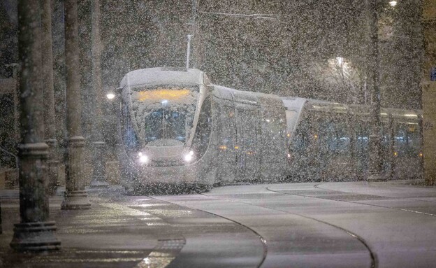 הרכבת הקלה בשלג, ״אלפיס״ 2022 (צילום: יונתן זינדל, פלאש 90)