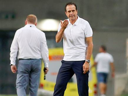 לא הסתדרו. מאמן ב"ש רוני לוי (צילום: אלן שיבר)