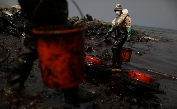זיהום נפט בחופי פרו (צילום: רויטרס)