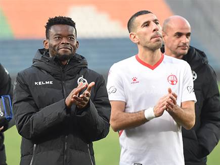 חוגגים עם הקהל שהגיע לתמוך (בר ניארדוב)