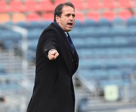 זמנית במקום הראשון. לוי (ברני ארדוב)