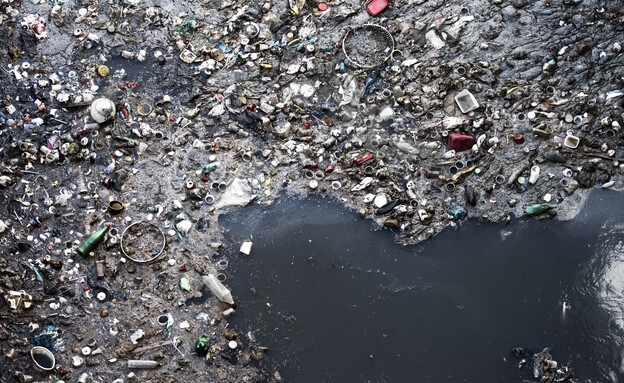 פלסטיק בים (צילום: 
luoman, Getty Images)