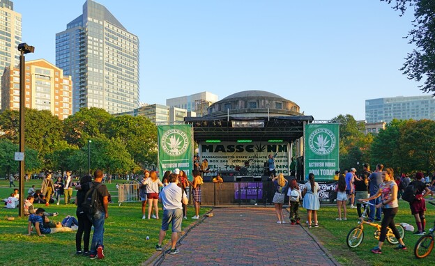 פסטיבל קאנביס בבוסטון, מסצ'וסטס (צילום: EQRoy, shutterstock)