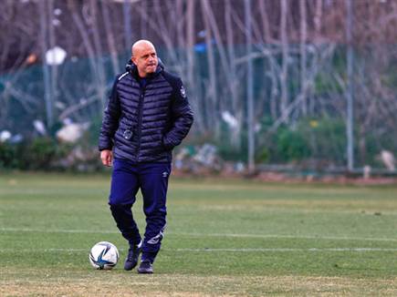 בגדי אבוקסיס החדשים (אורן בן חקון)