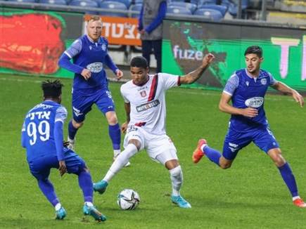 אדוארדו גררו. הופעת בכורה (דני מרון)