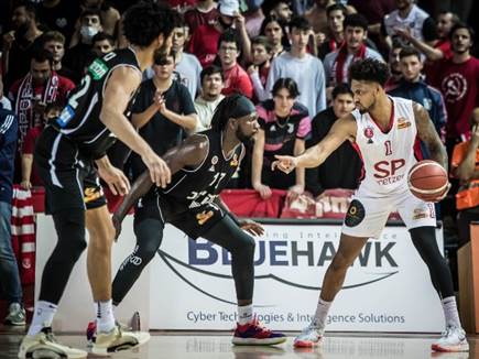 הרבה עצבים בפתיחה (עודד קרני)