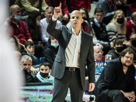 הקבוצה שלו בכושר אדיר. פרנקו (עודד קרני)