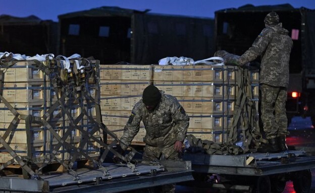 הסיוע הצבאי (צילום: GENYA SAVILOV/AFP/GettyImages)