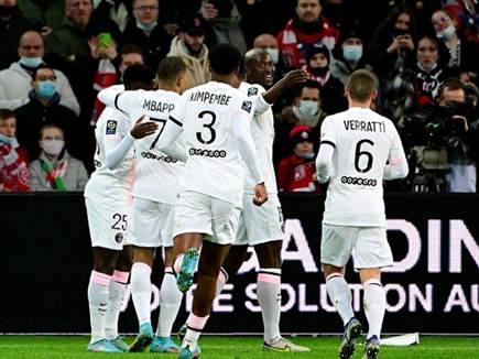 שחקני פ.ס.ז' חוגגים שער מוקדם (Getty)