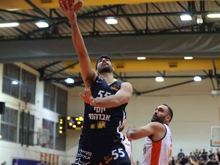 אביבי להט (מנהלת הליגה, לירון מולדובן)