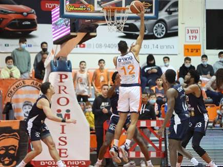 ירדו למאזן 8:7 (מנהלת הליגה, לירון מולדובן)