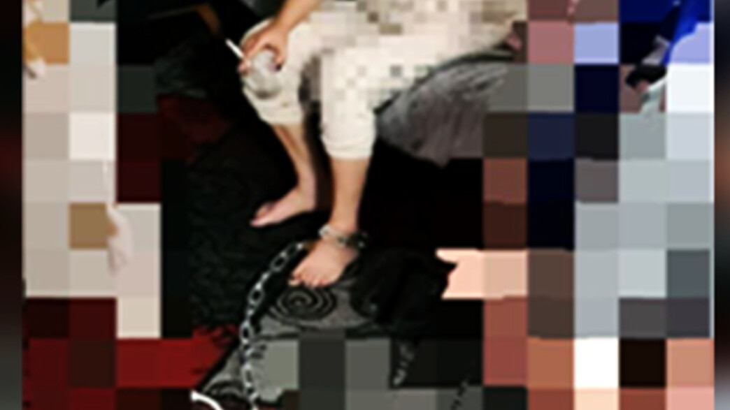 קשר את אמו בשלשלאות למיטה כחלק מ"הליך גמילה" קשר את אמו בשלשלאות למיטה כחלק מ"הליך גמילה"