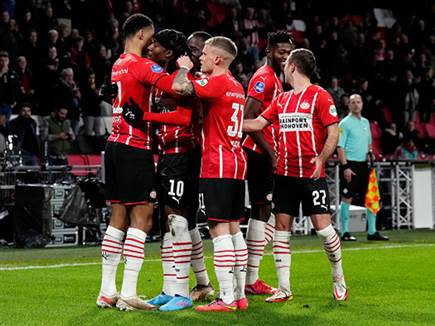 פ.ס.וו חוגגת יתרון (GETTY)