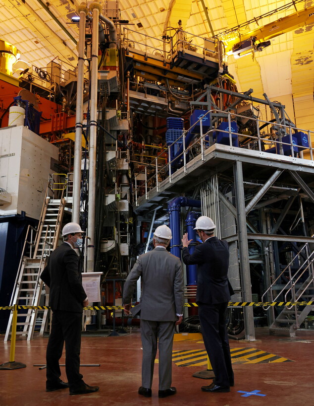 ניסוי בהיתוך גרעיני לייצור אנרגיה JET (צילום: UKAEA)